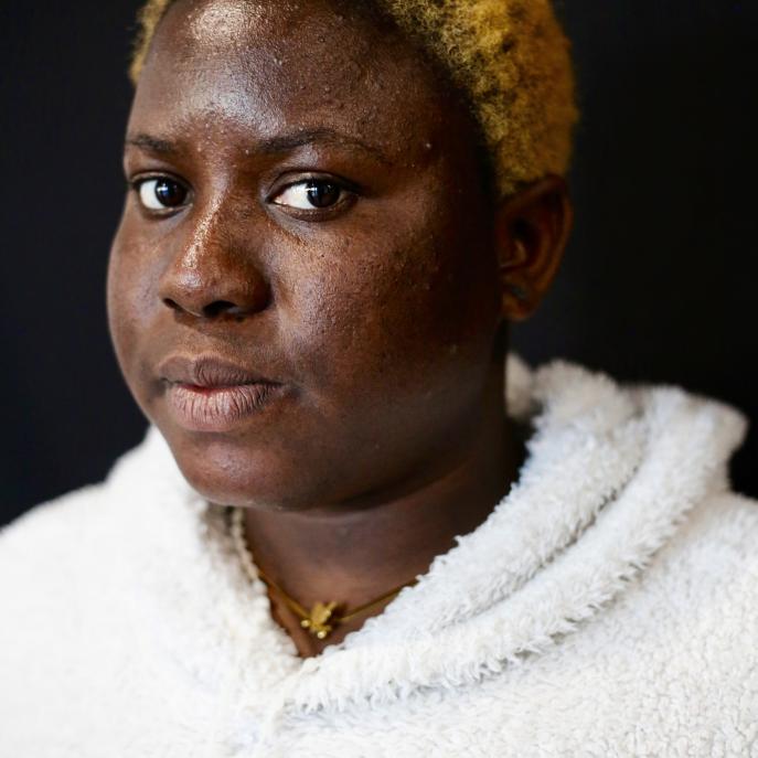 Des visages des figures