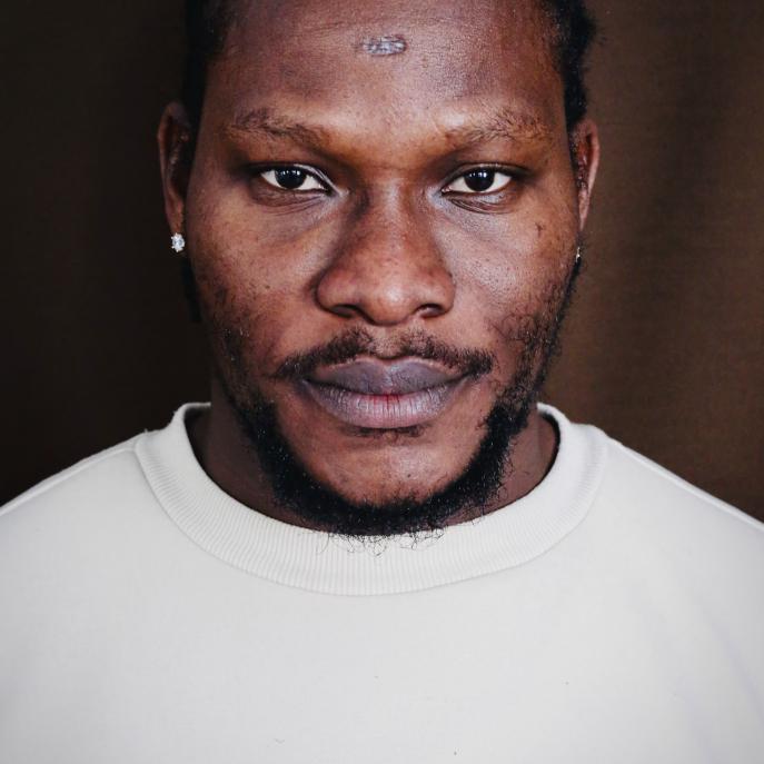 des visages des figures